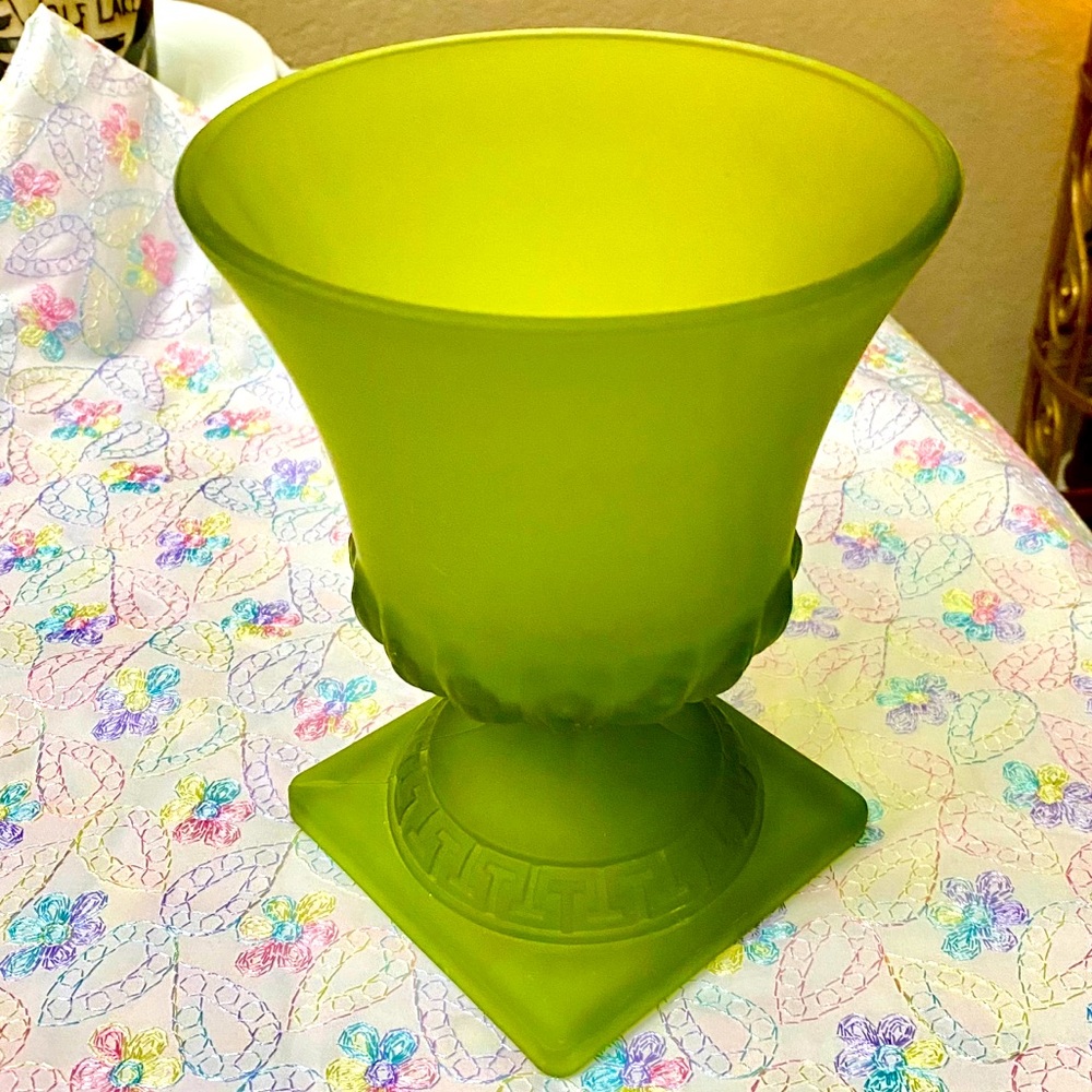VINTAGE FOSTED SATIN GREEN GLASS COMPOTE DISH/VASE